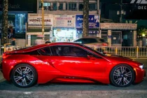 Siêu xe BMW i8 giá 7 tỷ đổi màu độc tại Sài Gòn