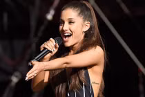 Ariana Grande được bảo vệ nghiêm ngặt khi biểu diễn tại Việt Nam