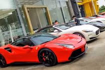 Loạt siêu xe “khủng”, tiền tỷ về Việt Nam nửa đầu 2017