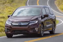 Xe gia đình Honda Odyssey 2017 "chốt giá" 700 triệu