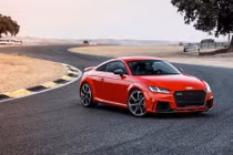 Audi TT RS 2018 giá 1,4 tỷ thách thức siêu xe