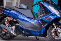"Xế nổ" tay ga Honda PCX độ kiểng độc đáo tại Sài Gòn