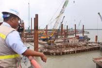 Dự án chống ngập 10.000 tỉ đồng: Khó xong vào năm sau