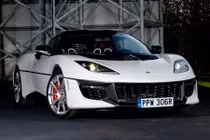 Siêu xe “tàu ngầm” Lotus Evora của James Bond giá 2,2 tỷ
