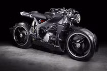 Yamaha R1 độ “siêu chiến binh” cực khủng giá 1,2 tỷ