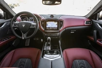 Maserati Ghibli 2018 có gì để "đấu" Mercedes E-Class