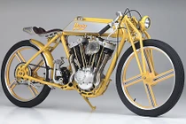 Ngắm Harley-Davidson Ironhead độ board tracker “siêu dị” 