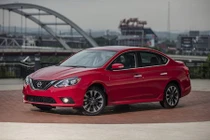 Sedan Nissan Sentra SR Turbo máy tăng áp “đấu” Toyota Corolla
