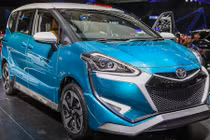 Toyota ra mắt ôtô siêu rẻ Sienta Ezzy “đấu” Suzuki Ertiga