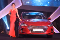 Cận cảnh Hyundai Elantra 2016 giá 615 triệu đấu Mazda3