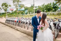 Hơn 30 "xế nổ" Honda Dream II rầm rộ rước dâu tại Sơn La