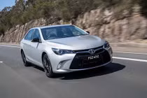Toyota Camry RZ bản thể thao giá 500 triệu có gì “hot“?