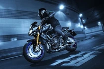 Yamaha MT-10 SP - Bản “naked bike” của siêu môtô R1M