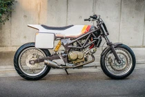 Naked-bike Honda VTR250 “lột xác” flat track cực độc