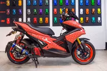 Yamaha NVX khoác áo Louis Vuitton "đỏ choé" tại Sài Gòn 