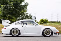 Siêu xe Porsche 911 GT2 chạy 20 năm bán giá 32,9 tỷ