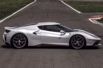 Siêu xe Ferrari “hàng thửa” lộ diện danh tính