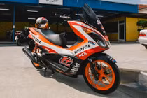 Honda PCX150 “siêu thể thao” phong cách Repsol
