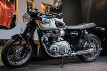 Triumph “hồi sinh” Bonneville T100 với động cơ mới