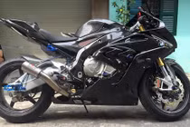 Siêu môtô BMW S1000RR độ full carbon khủng nhất VN