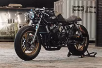 Ngắm bản độ cafe racer Honda CB400SF “siêu tối giản”