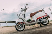 Piaggio Vespa GTS 150 tinh tế với bản độ “full option“