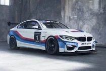 BMW bán xe đua M4 GT4 cho khách hàng giá 4,3 tỷ