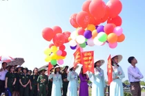 Lễ Thượng cờ Ngày hội thống nhất tại Đôi bờ Hiền Lương Bến Hải