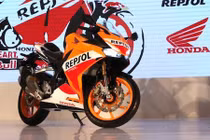 Cận cảnh môtô Honda CBR250RR bản Repsol giá 122 triệu