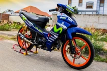 Cận cảnh “xe đấu” Yamaha Jupiter Movistar siêu chất tại VN