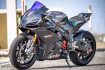 Siêu môtô Aprilia RSV4 APRC độ “full bài” xe đua WSBK