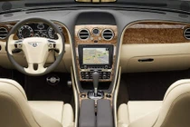 Xe sang Bentley được nâng cấp phụ kiện chính hãng tại VN