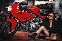 “Nữ quái” Việt siêu ngầu bên môtô Ducati Supersport 900