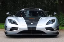 Siêu xe “hàng khủng” Koienigsegg One:1 đầu tiên giá 136 tỷ