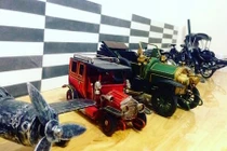 Thợ Việt chế tạo ôtô, xe máy “khủng” từ... sắt vụn