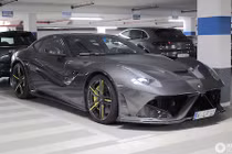 "Hàng độc" Ferrari F12Berlinetta của danh thủ Lukas Podolski