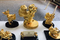 Cận Tết, đại gia ráo riết săn heo mạ vàng 24K cực độc