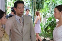 Vợ dắt con đi chụp ảnh gặp chuyện động trời liền ra tay