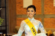 Ngọc Châu mặc áo dài xuyên thấu lộ nội y thi nhan sắc gây tranh cãi