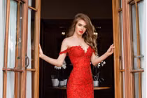 Đường cong gợi cảm vạn người mê của hoa hậu rút khỏi Miss Universe