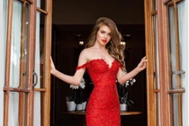 Đường cong gợi cảm vạn người mê của hoa hậu rút khỏi Miss Universe