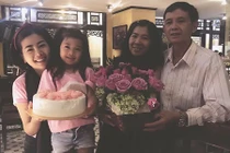 Diễn viên Mai Phương hạnh phúc đón sinh nhật bên gia đình