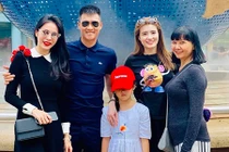 Lộ gương mặt đáng yêu của con gái Thủy Tiên - Công Vinh