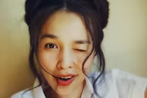 Hiền Thục gây choáng với kiểu tóc Na Tra, khoe vòng 1 hờ hững