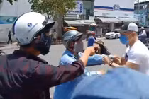 Lê Dương Bảo Lâm bị đánh khi đi từ thiện, vợ phản ứng