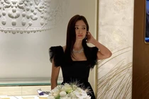 Song Hye Kyo gây tranh cãi khi dự sự kiện giữa đám tang của Sulli