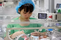 Video: Sắp có tử cung nhân tạo để nuôi sống trẻ sinh non