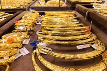 Giá vàng hôm nay 20/2: Lên đỉnh 10 tháng, cảnh báo đáng sợ