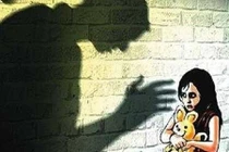 Vì sao bố mẹ không nên ghi thông tin cá nhân lên cặp sách của con?