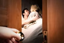 Đau đớn khi phát hiện vợ cặp bồ và mang thai với nhân tình 